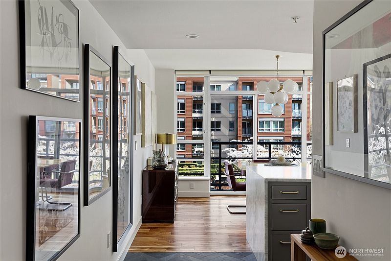 5th image of 2929 1st Avenue #519