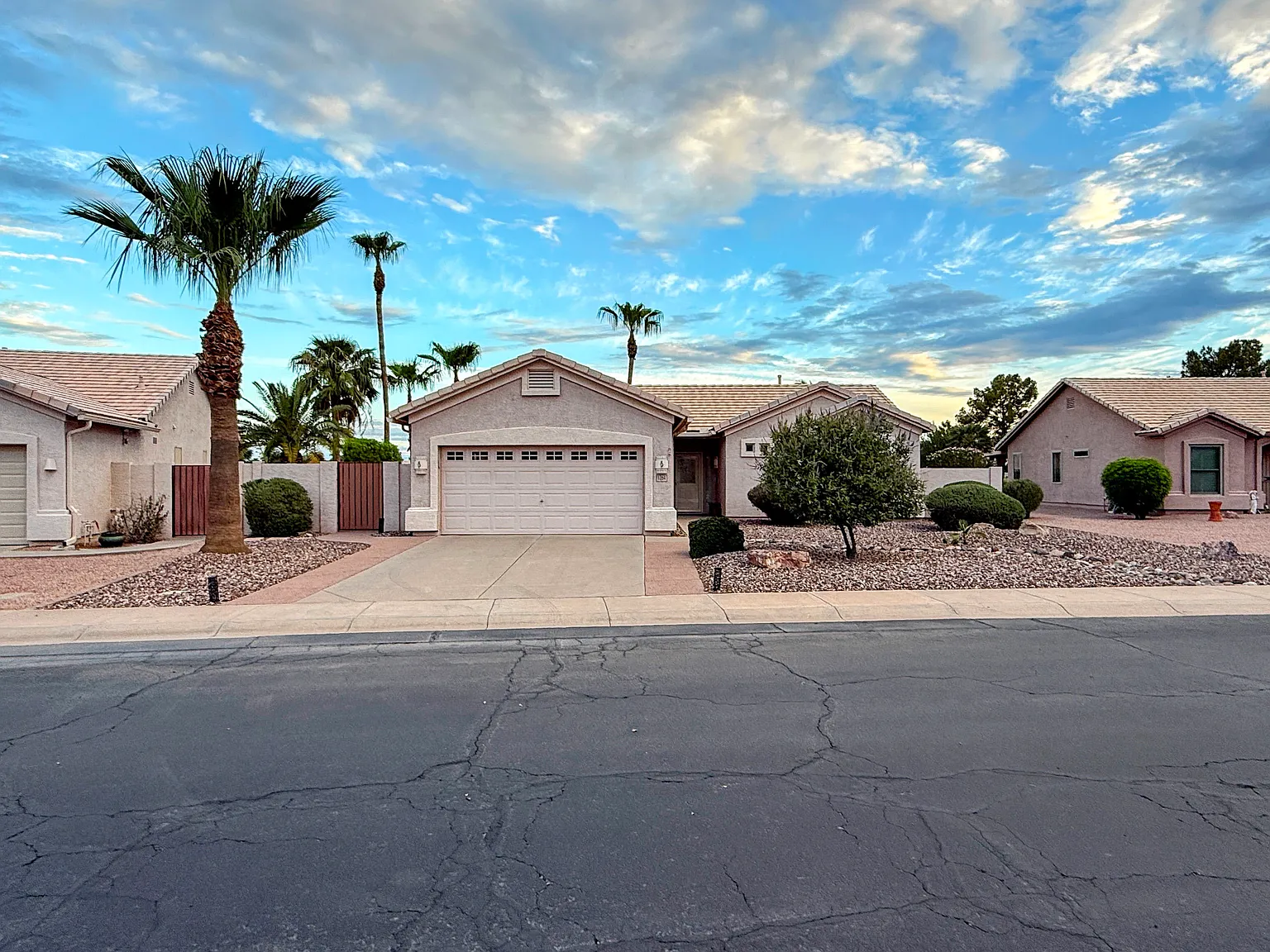 2 bed, 1300 sqft, $4,500 — Photo 2