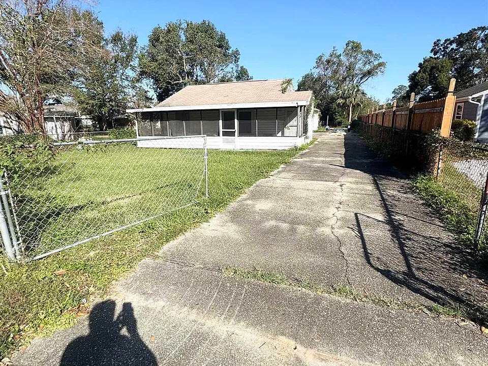 4610 Martha St