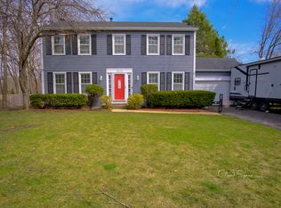 2173 Maplewood Dr, Gurnee, IL 60031