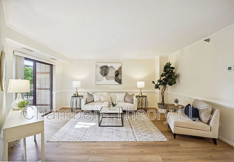 2400 Clarendon Blvd #201 — Photo 3