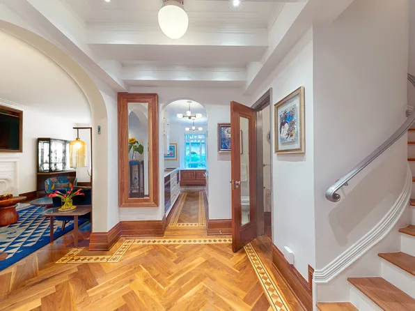 25 Central Park West image 1 of 7