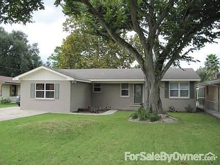 Ready to move in,completely remodeled : 3 bedrooms,2 full baths, ,new A-C new roof,new windows