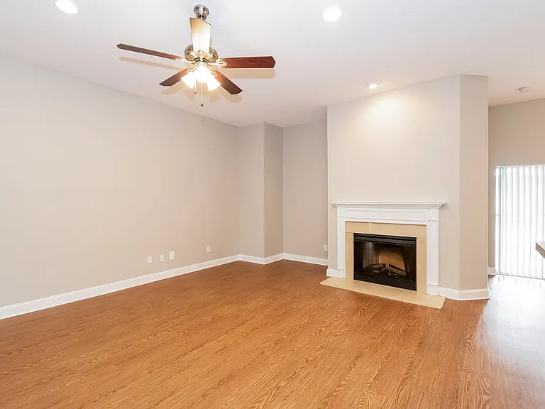 12099 Hayden Lakes Cir — Photo 3