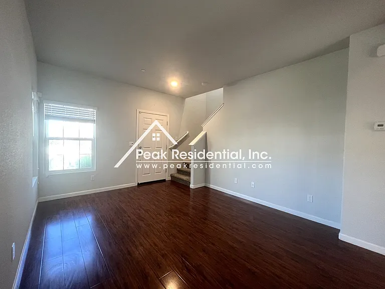 8112 Creeping Willow Ln — Photo 5