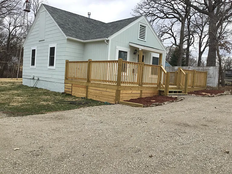 111 W Morse Ave — Photo 6