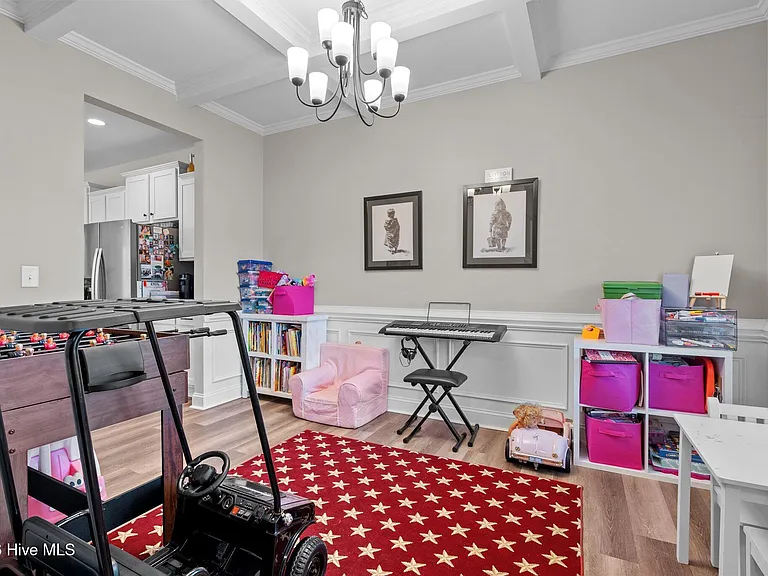 451 Gretchen Rd — Photo 8