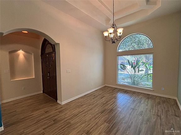 5th image of 2304 Brazos Ave