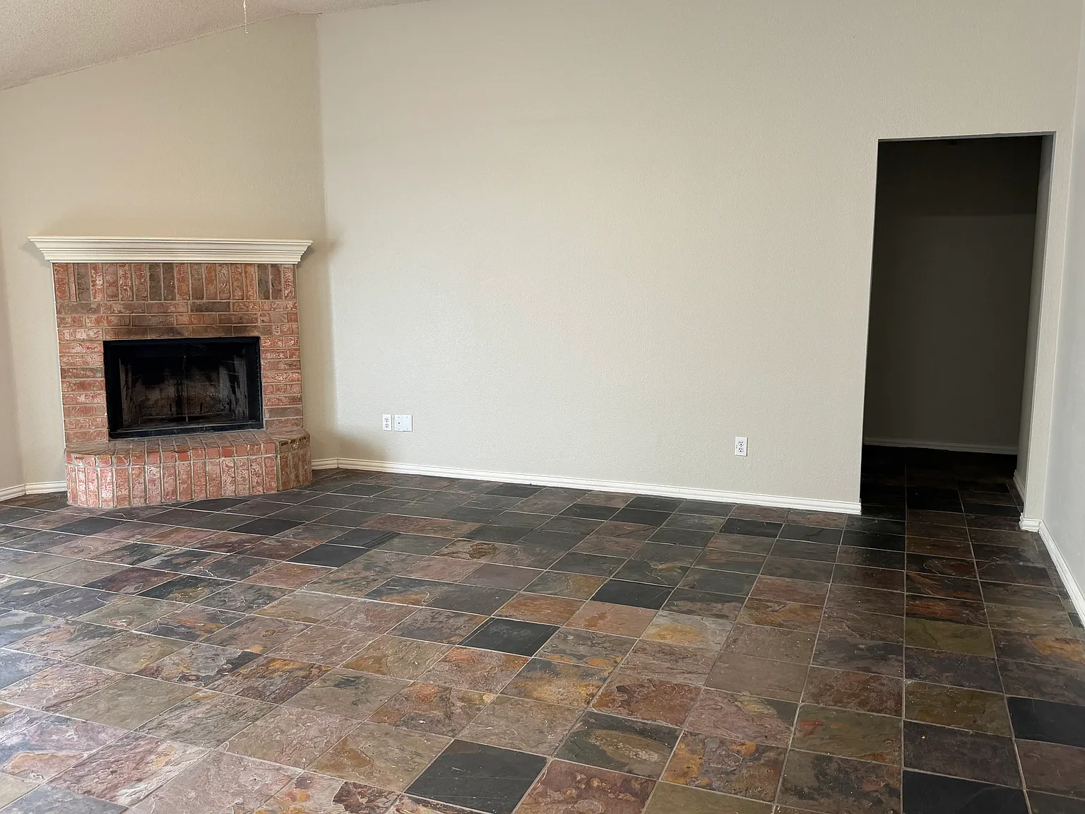 3 bed, 1630 sqft, $2,275 — Photo 4