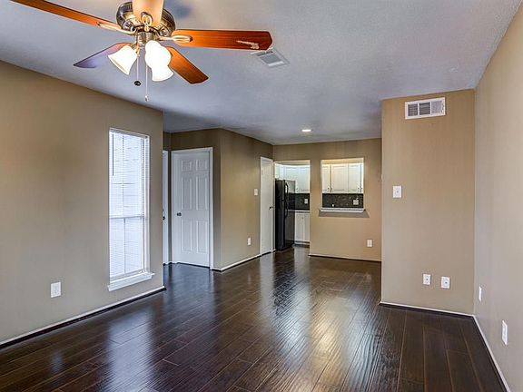 5th image of 18515 Egret Bay Blvd APT 910