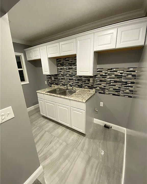 1st image of 4362 Curundu Ave