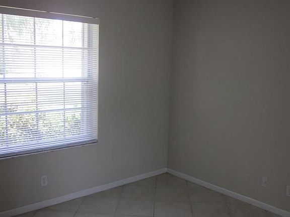 4th image of 9816 Arbor View Dr S