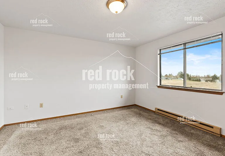 4733 N Sullivan Rd — Photo 10