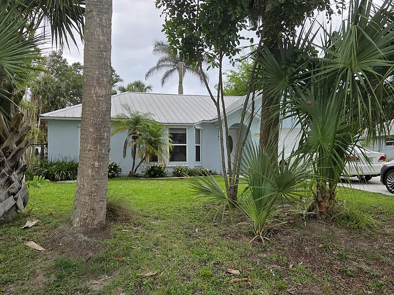 2091 SW Villanova Rd — Photo 15