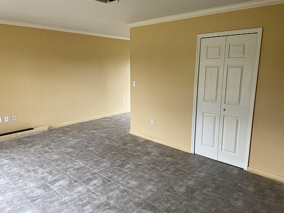 4th image of 23038 McNulty Ave