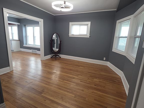 3rd image of 15333 Crescentwood Ave