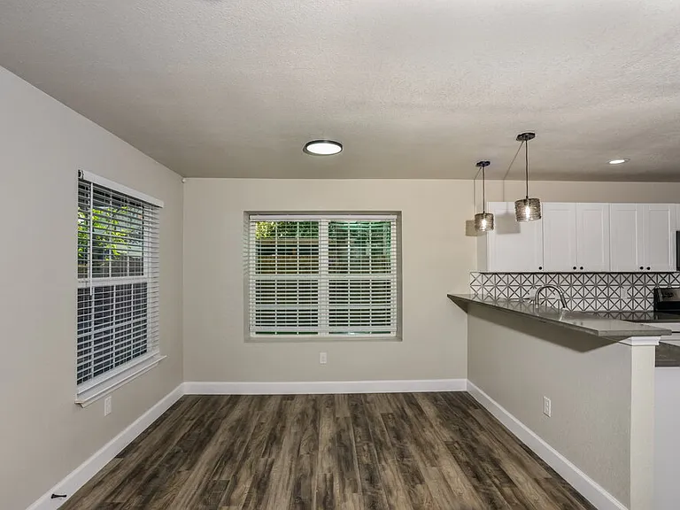 7310 Oswego Dr — Photo 6