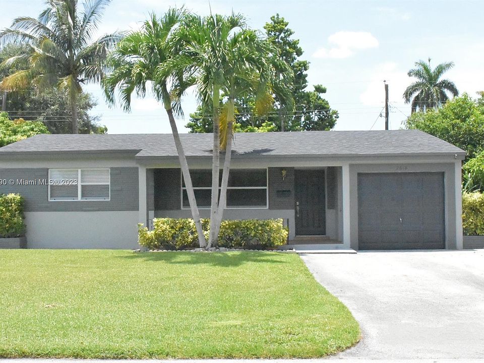 1st image of 2618 Arcadia Dr