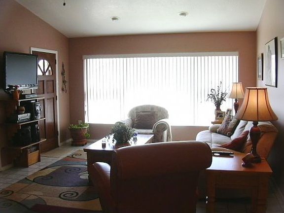 2nd image of 209 2nd Ave