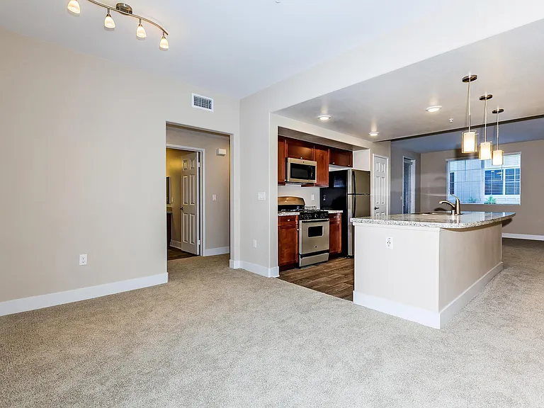 Sendero Gateway Apartment Homes — Photo 84