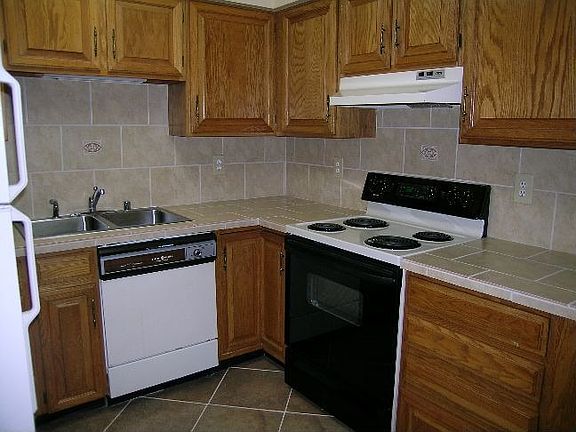 Totally remodeled kitchen with custom tilework!