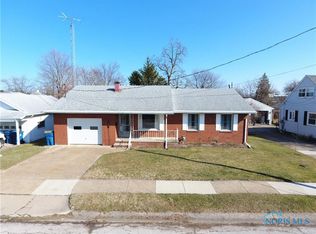 121 Linden St, Port Clinton, OH 43452