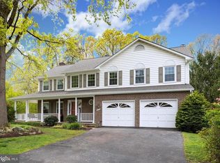 12909 Chalkstone Ct, Fairfax, VA 22030