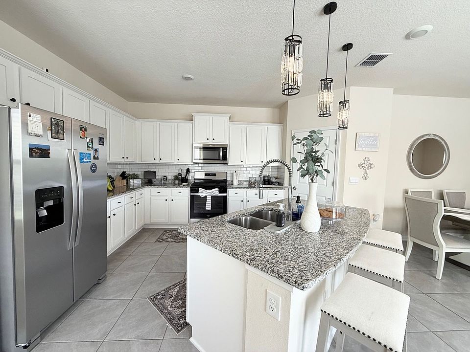 1st image of 592 Coastline Way St