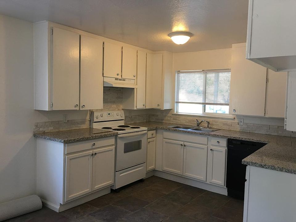 1st image of 18380 Hatler Dr