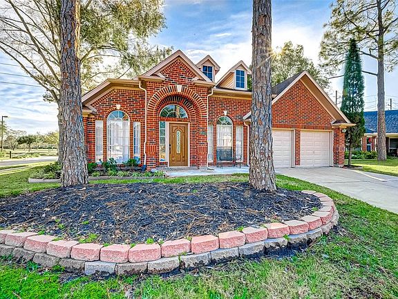 4th image of 16103 Ember Hollow Cir