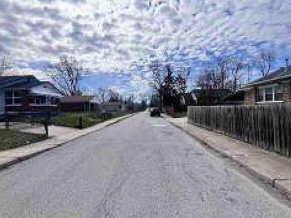 4th image of 2926 Adams St