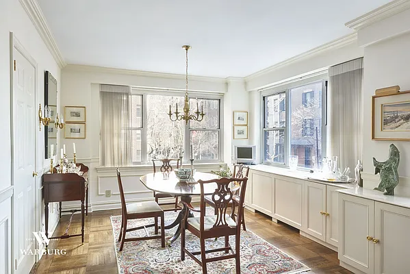 Sold by Warburg | media 31