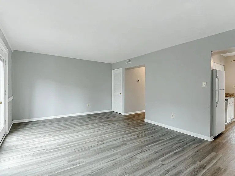 945 Indian Cir — Photo 15