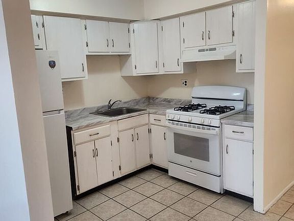2nd image of 4320 E Howell St Unit B & B