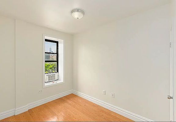 5th image of 339 E 12th St #277