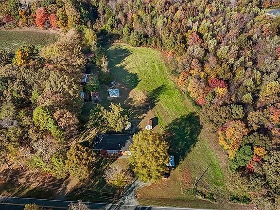 3rd image of 612 Reeder Rd