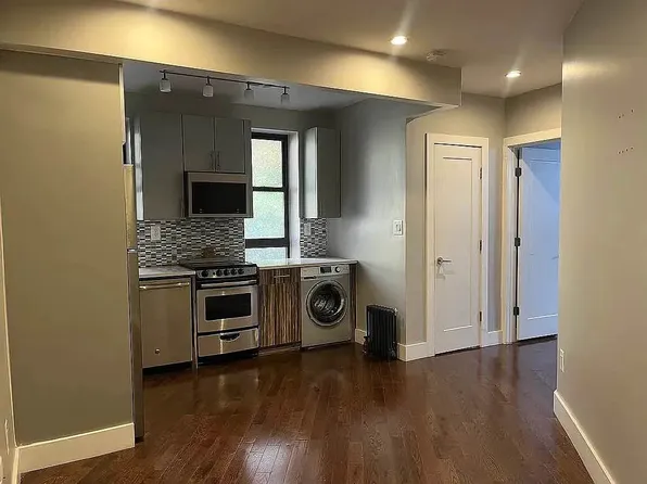 85 Fairview Avenue image 1 of 6