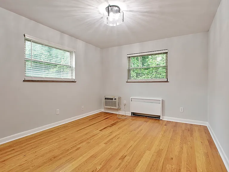 3279 Linwood Ave #3 — Photo 7