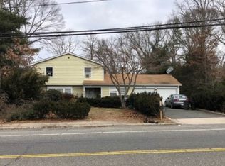 1023 Old Town Rd, Coram, NY 11727