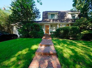 345 Manor Rd, Little Neck, NY 11363