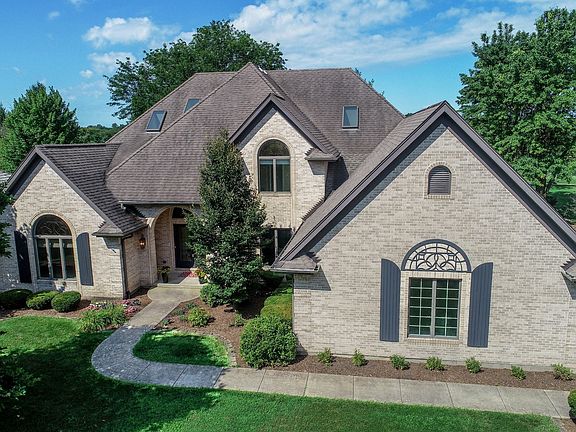 2nd image of 4104 Royal Fox Dr