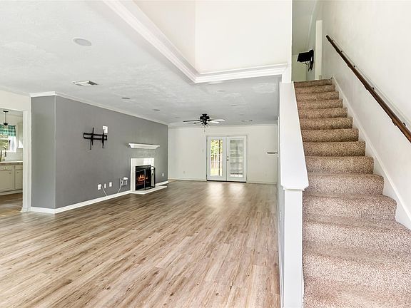 3rd image of 18275 Hollyberry Ct