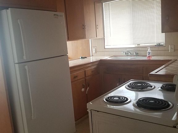 3rd image of 607 W Peralta Way