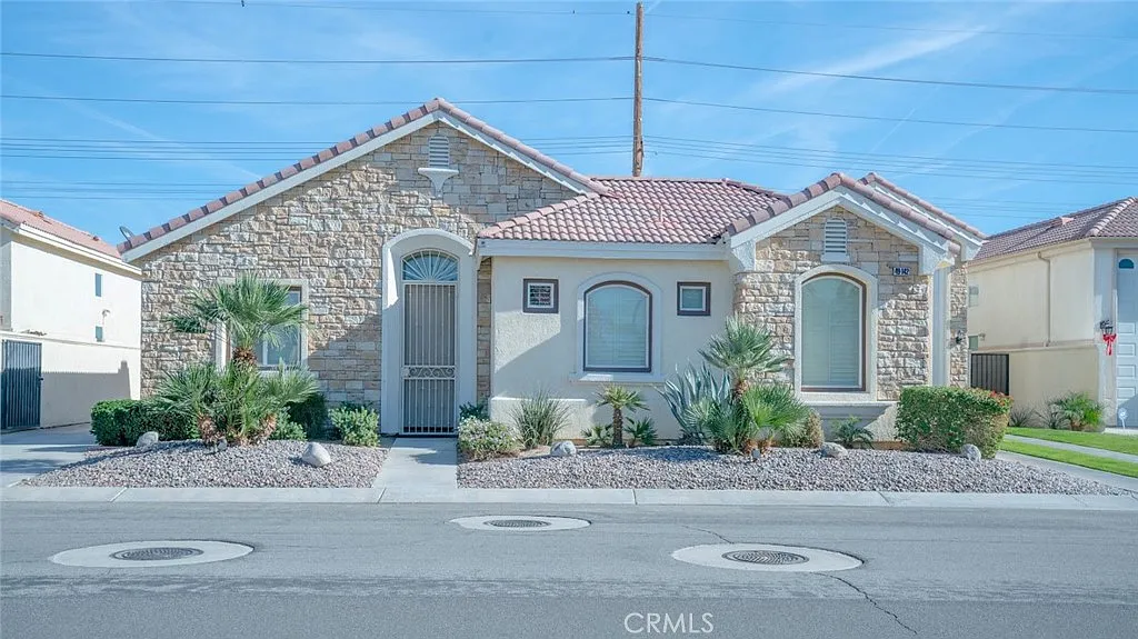 2 bed, 2.5 bath, 1773 sqft, $2,775 — Photo 1