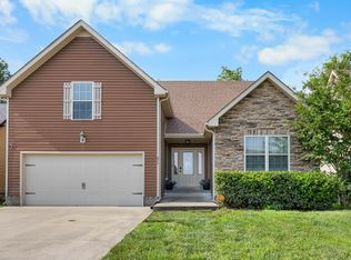 677 Ellie Nat Dr, Clarksville, TN 37040