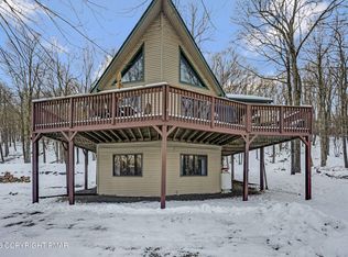 1428 Lake Ln, Pocono Lake, PA 18347