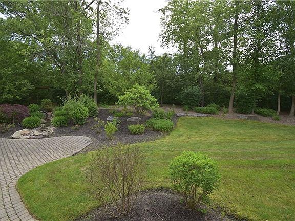 5th image of 8217 Hoyt Farm