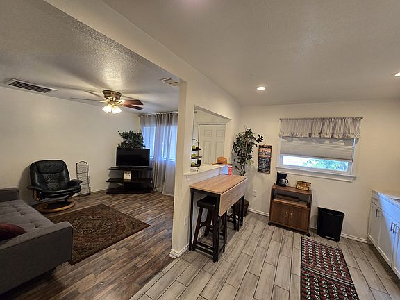 3rd image of 522 Overhill Dr #B