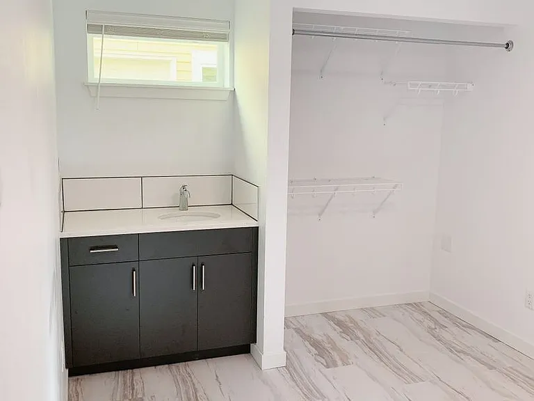 826 N Garden St — Photo 6