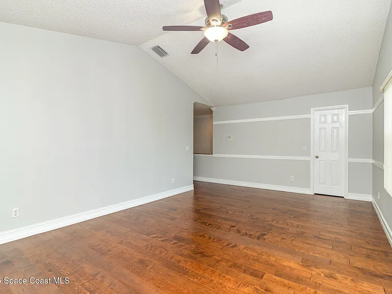 2893 Glasbern Cir — Photo 26